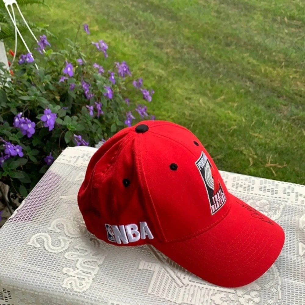 Wesley Matthews autographed cap- Portland Trailblazers Read below